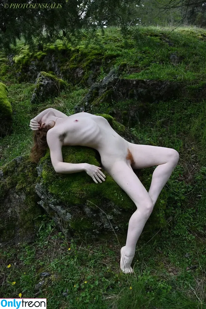 Liv Sage nude photo #0659 (asmallwoman / livsage)