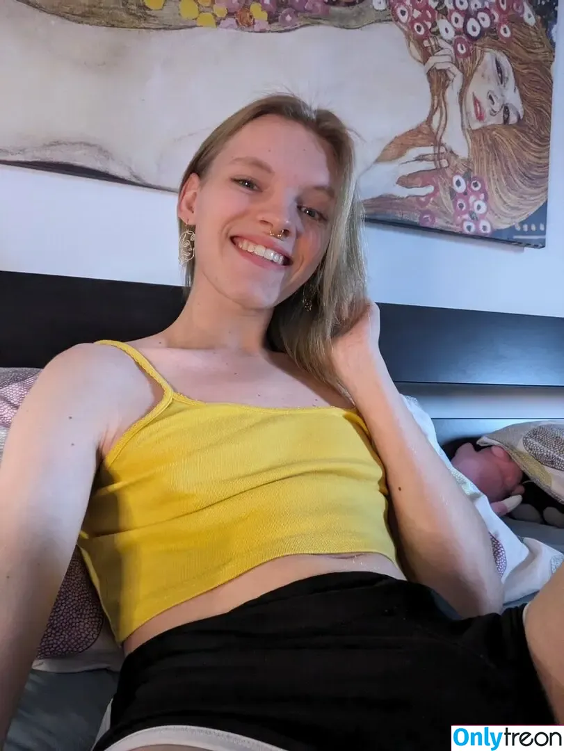 Livbellelive nude photo #0005 (liv_belle / livbelle_)
