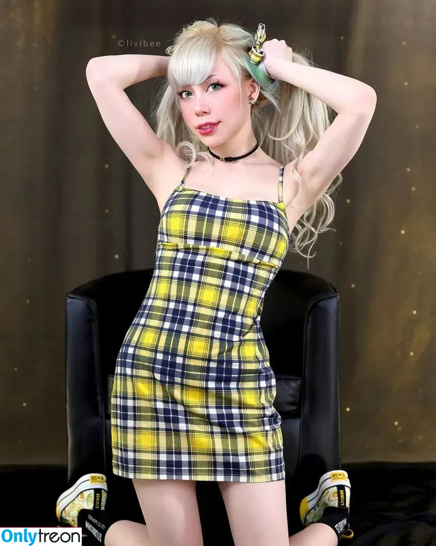 Livibee nude photo #0026 (Simp Chat / livibeeee)