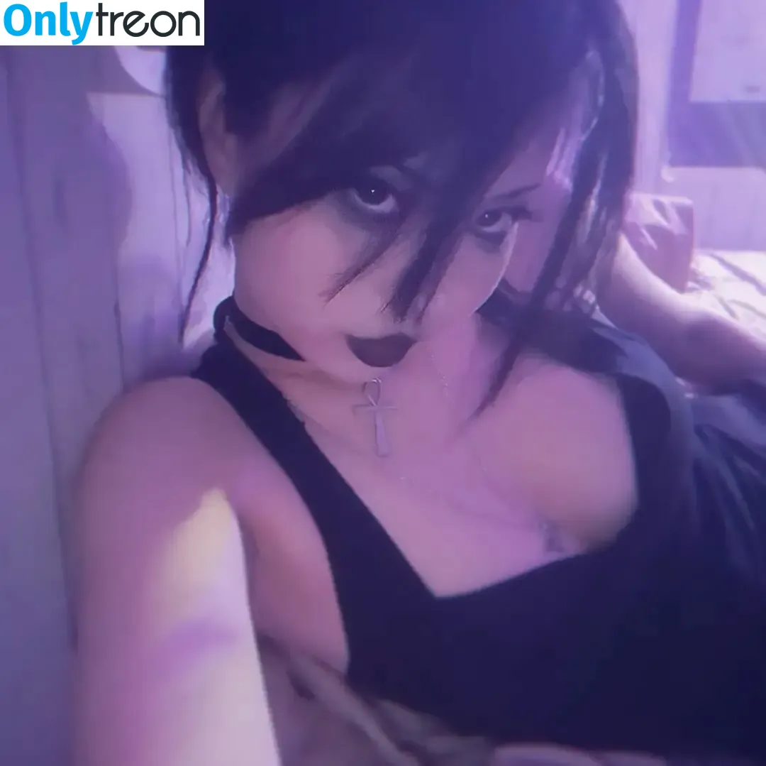 Livingdead_kev nude photo #0084 (kev / monstermama94)