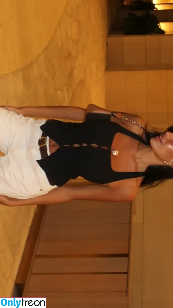 liyamizrahii nude photo #0022 (liyamizrahii)