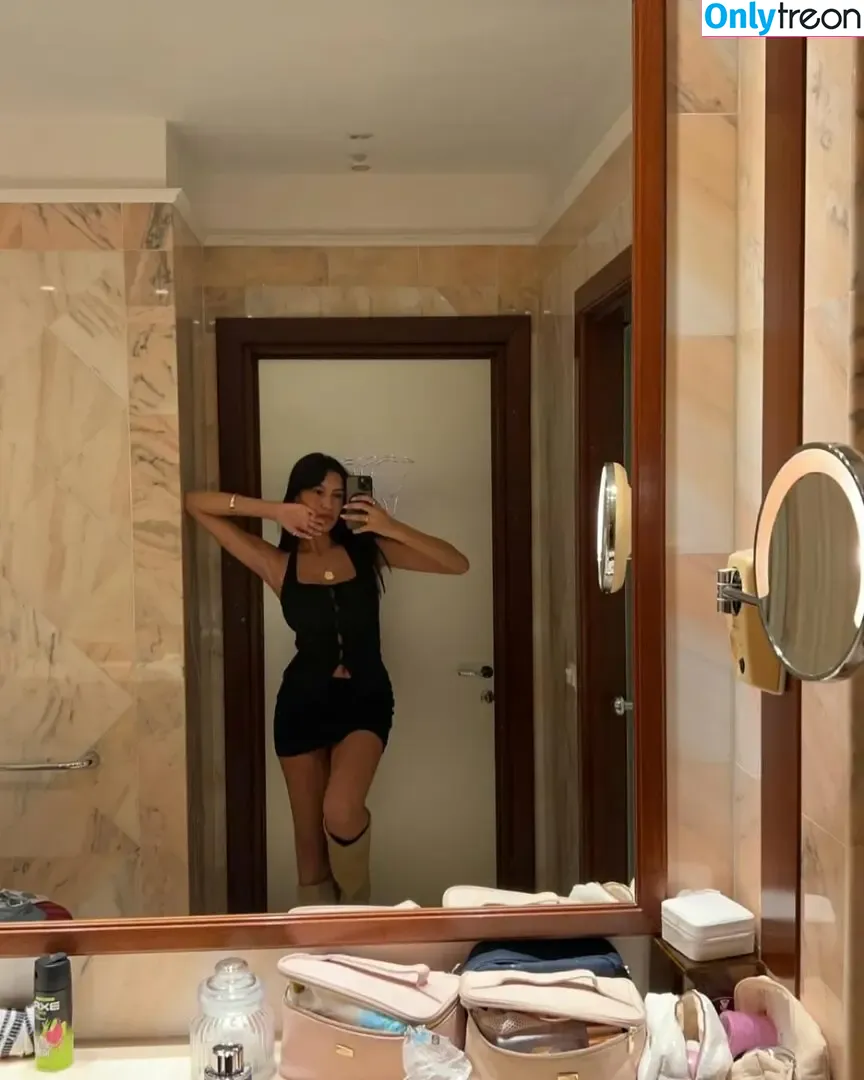 liyamizrahii nude photo #0071 (liyamizrahii)