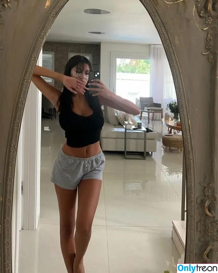 liyamizrahii nude photo #0091 (liyamizrahii)
