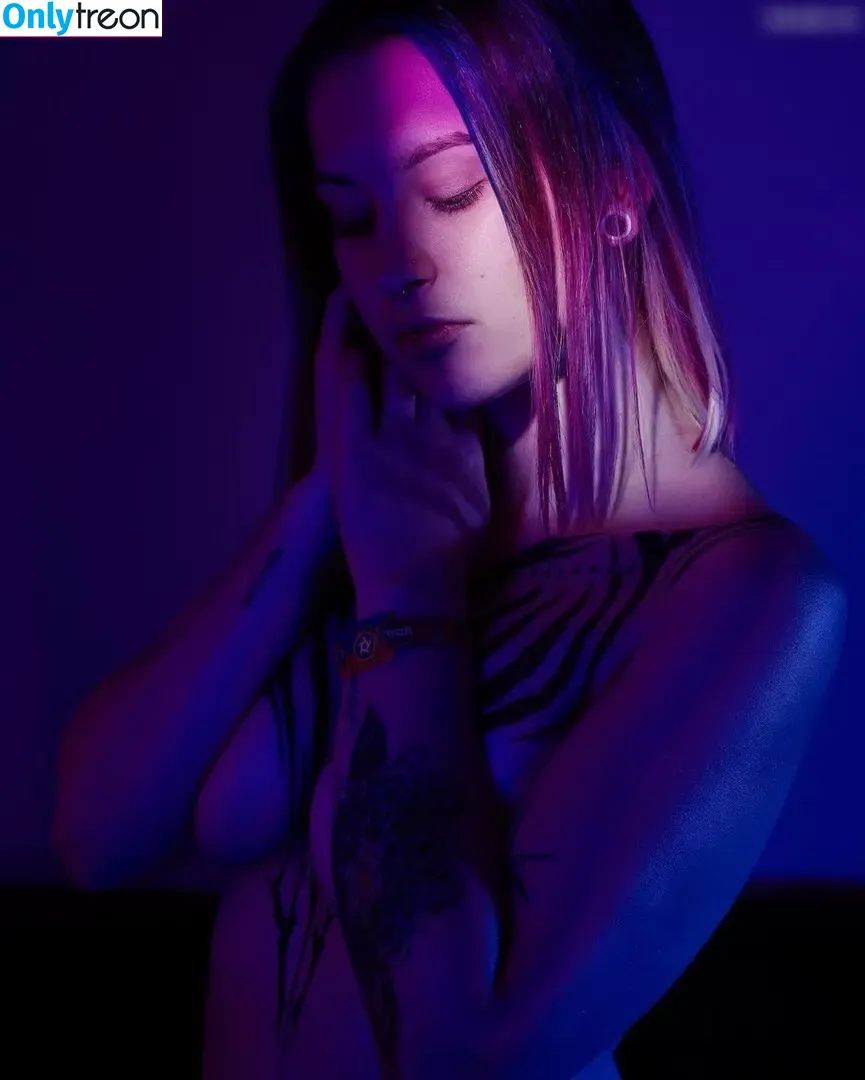 Liz Tyrious nude photo #0009 (liz.tyrious)
