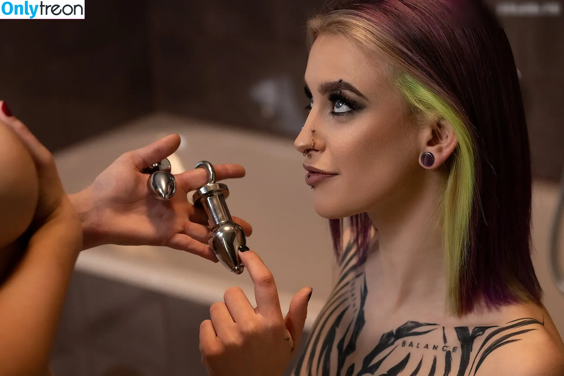 Liz Tyrious nude photo #0020 (liz.tyrious)