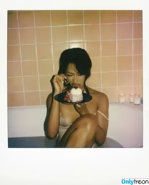 Liza Koshy / lizakoshy nude photo #0211
