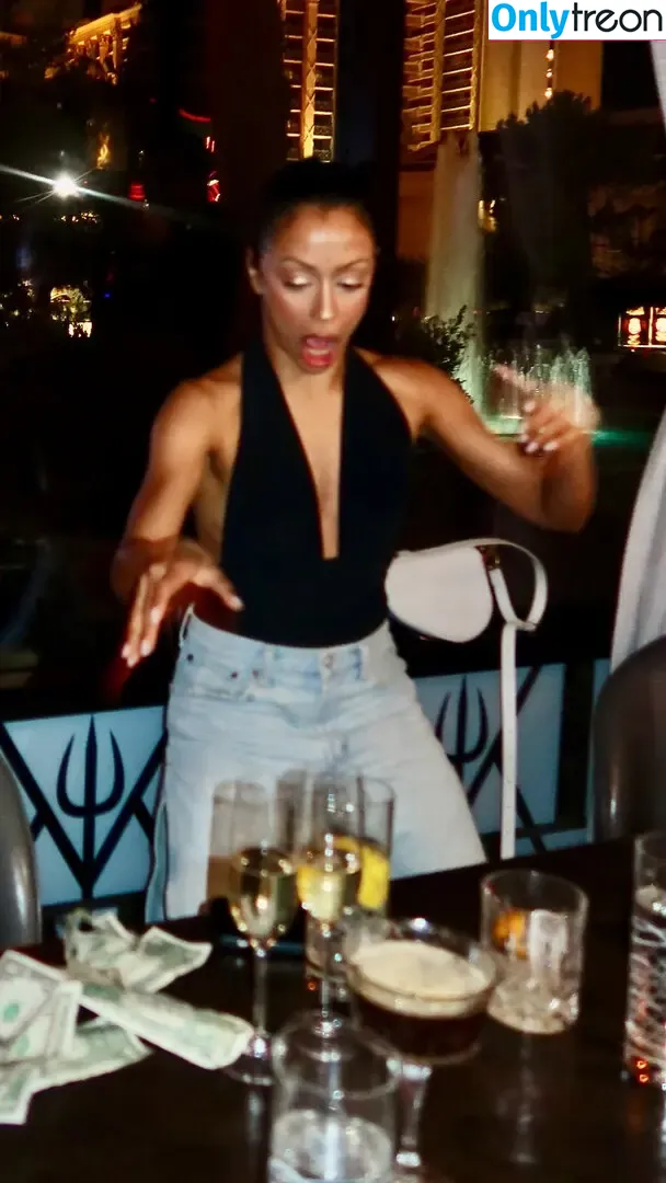 Liza Koshy nude photo #0190 (lizakoshy)