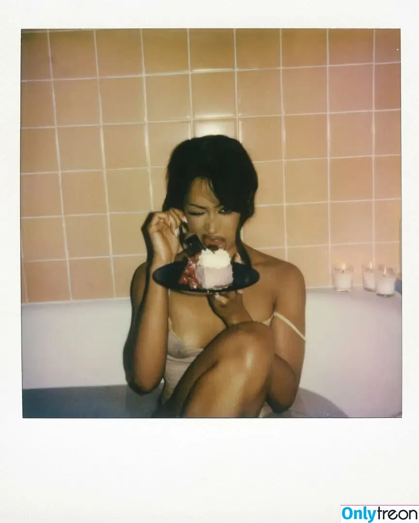Liza Koshy nude photo #0211 (lizakoshy)