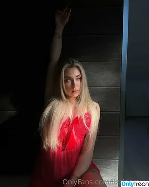 Lizzie Grey / lenqsophia / lizziegreyy / lizziesspielplatz nude photo #0003