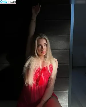 Lizzie Grey / lenqsophia / lizziegreyy / lizziesspielplatz nude photo #0059