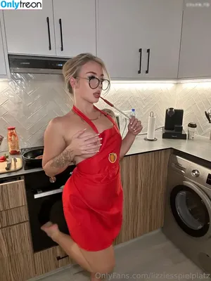 Lizzie Grey / lenqsophia / lizziegreyy / lizziesspielplatz nude photo #0166