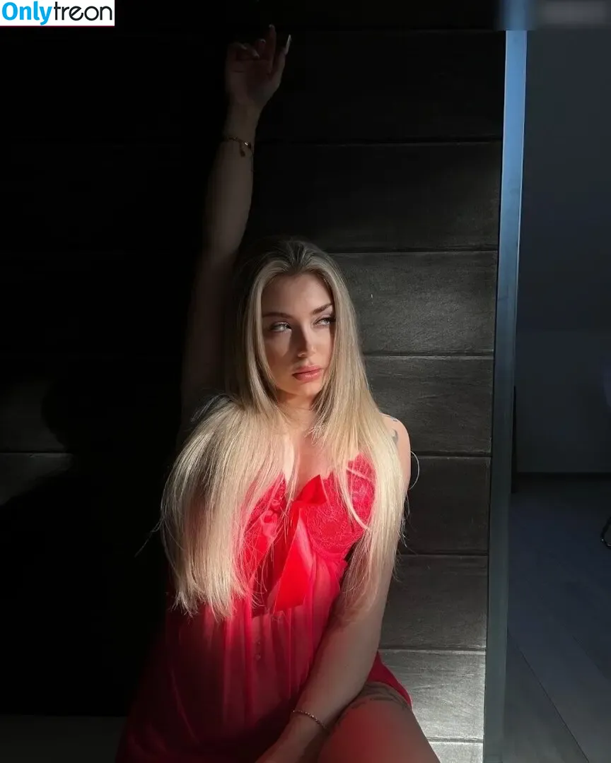 Lizzie Grey nude photo #0059 (lenqsophia / lizziegreyy / lizziesspielplatz)