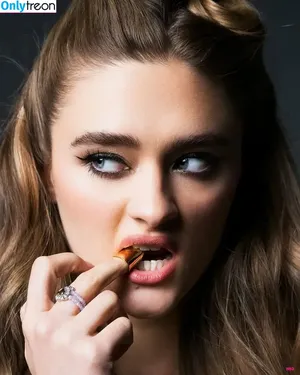 Lizzy Greene / Elizabeth Greene / LizzyGreeneOF / lizzy_greene nude photo #0105