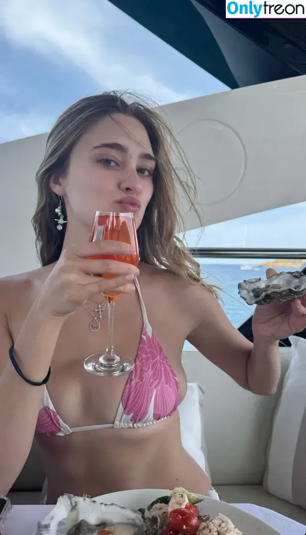 Lizzy Greene nude photo #0098 (Elizabeth Greene / LizzyGreeneOF / lizzy_greene)