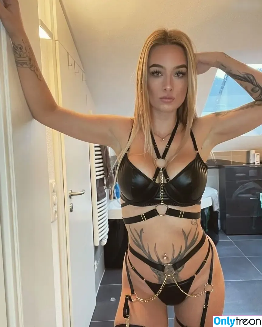 Lizzyfox nude photo #0014 (lizzyfoxx1 / lizzzyfox)