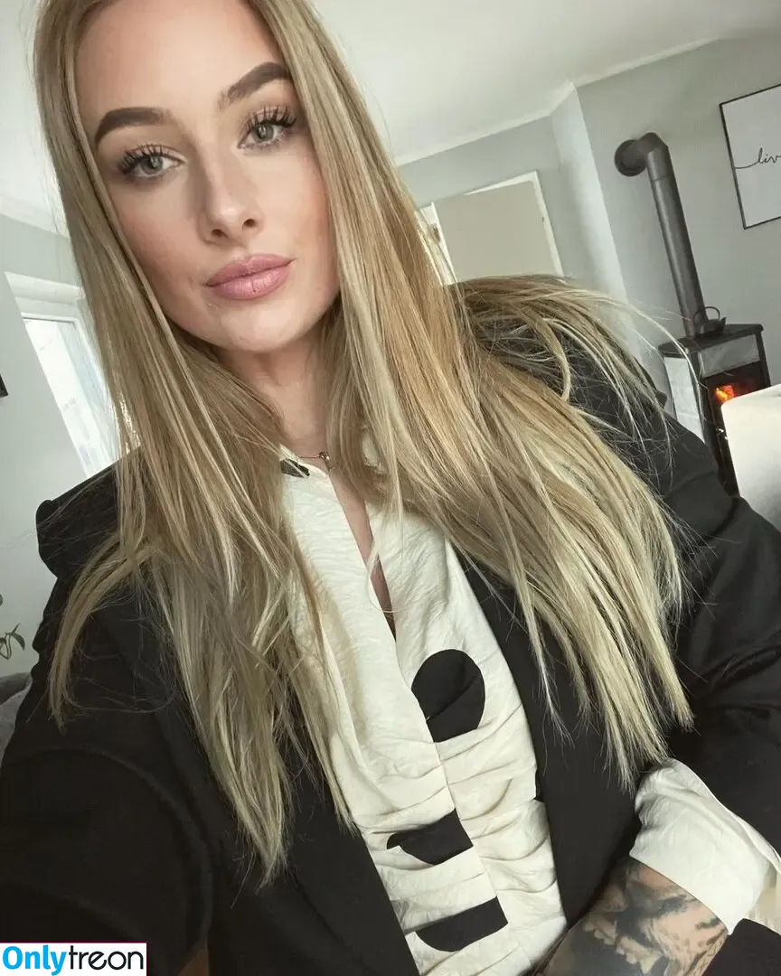 Lizzyfox nude photo #0025 (lizzyfoxx1 / lizzzyfox)