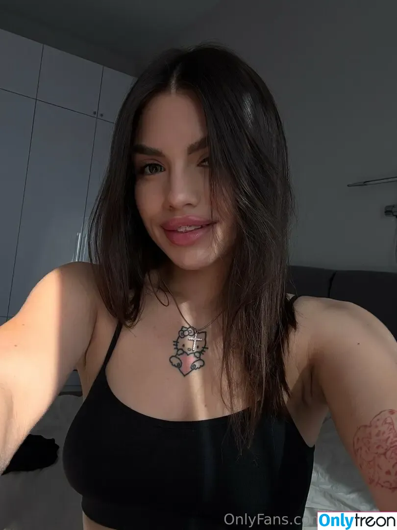 lizzysx69 nude photo #0082 (lizzymusi)