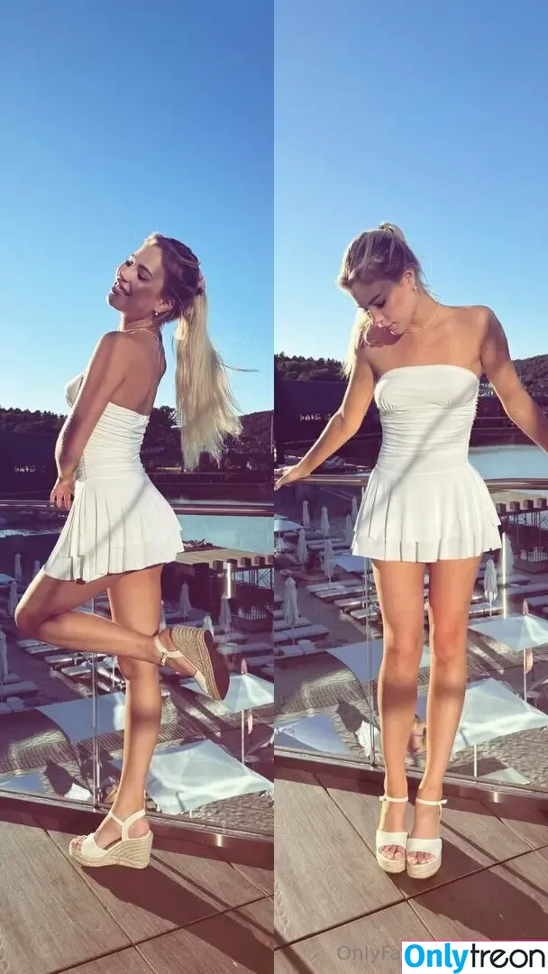 lliiillyy nude photo #0119 (lliiillyy__)