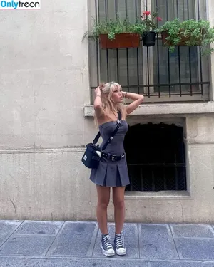  nude photo #0002