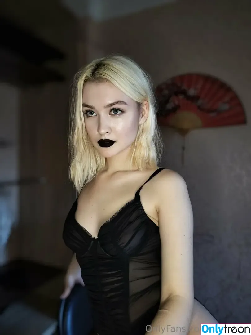 llunaboo nude photo #0003 (lunaboo3)