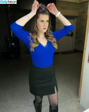 Local TV Presenters / Weather Girls / thelauraschweizer nude photo #0061