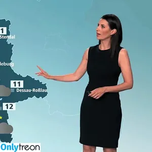 Local TV Presenters / Weather Girls / thelauraschweizer nude photo #0608