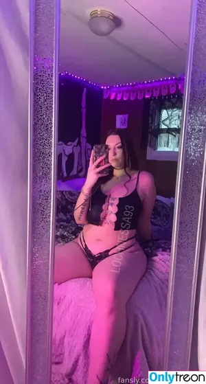 lochnessa93 / Lochnessa / MessyNessyV / anyuser nude photo #0047