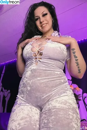 lochnessa93 / Lochnessa / MessyNessyV / anyuser nude photo #0097
