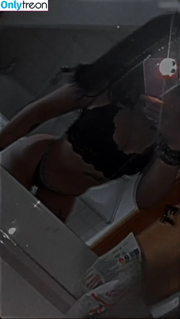 loco_jenny nude photo #0021 (loco_jennii)