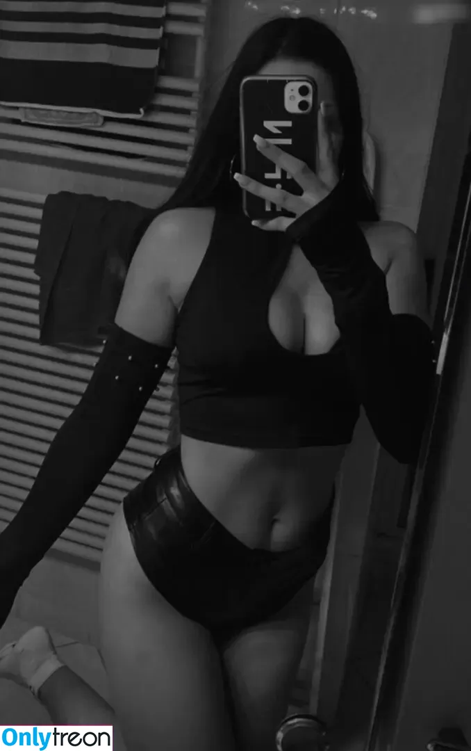 loco_jenny nude photo #0032 (loco_jennii)