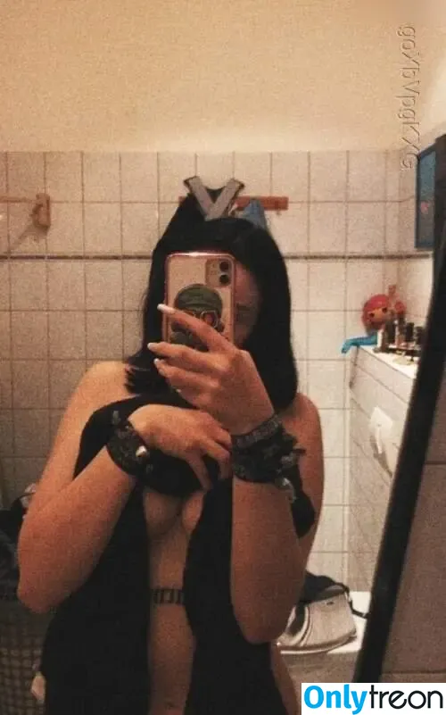 loco_jenny nude photo #0047 (loco_jennii)