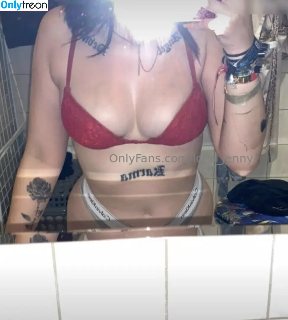loco_jenny nude photo #0103 (loco_jennii)