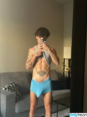 logansprivatepage / itslogantyler nude photo #0005