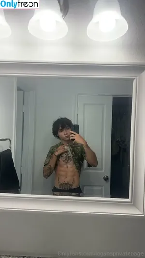 logansprivatepage / itslogantyler nude photo #0015