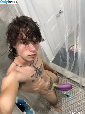 logansprivatepage / itslogantyler nude photo #0020