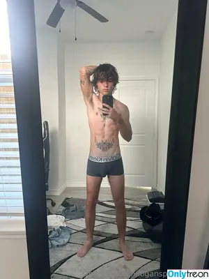 logansprivatepage / itslogantyler nude photo #0024
