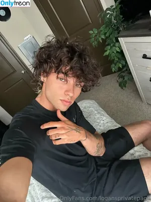 logansprivatepage / itslogantyler nude photo #0055