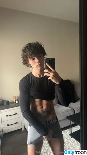 logansprivatepage / itslogantyler nude photo #0060