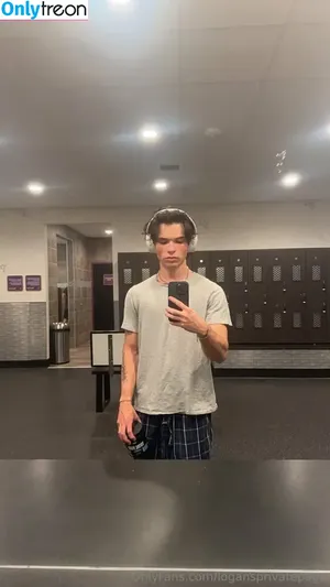 logansprivatepage / itslogantyler nude photo #0070
