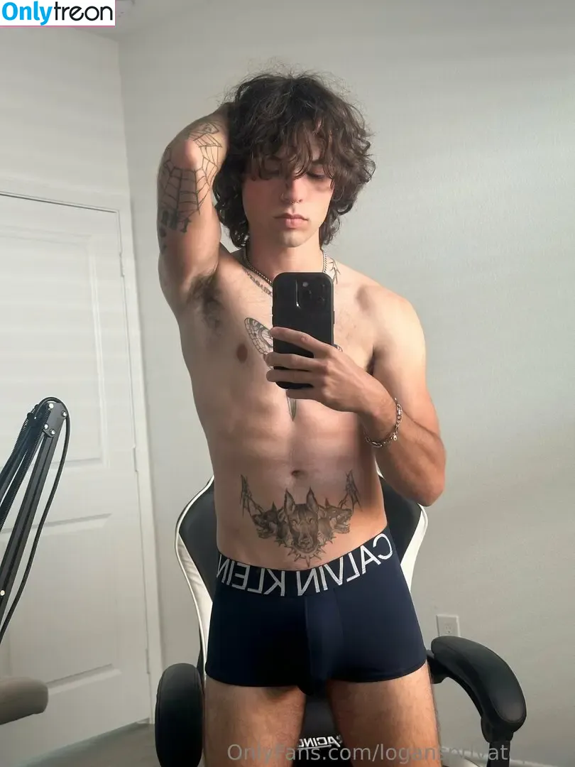 logansprivatepage nude photo #0037 (itslogantyler)