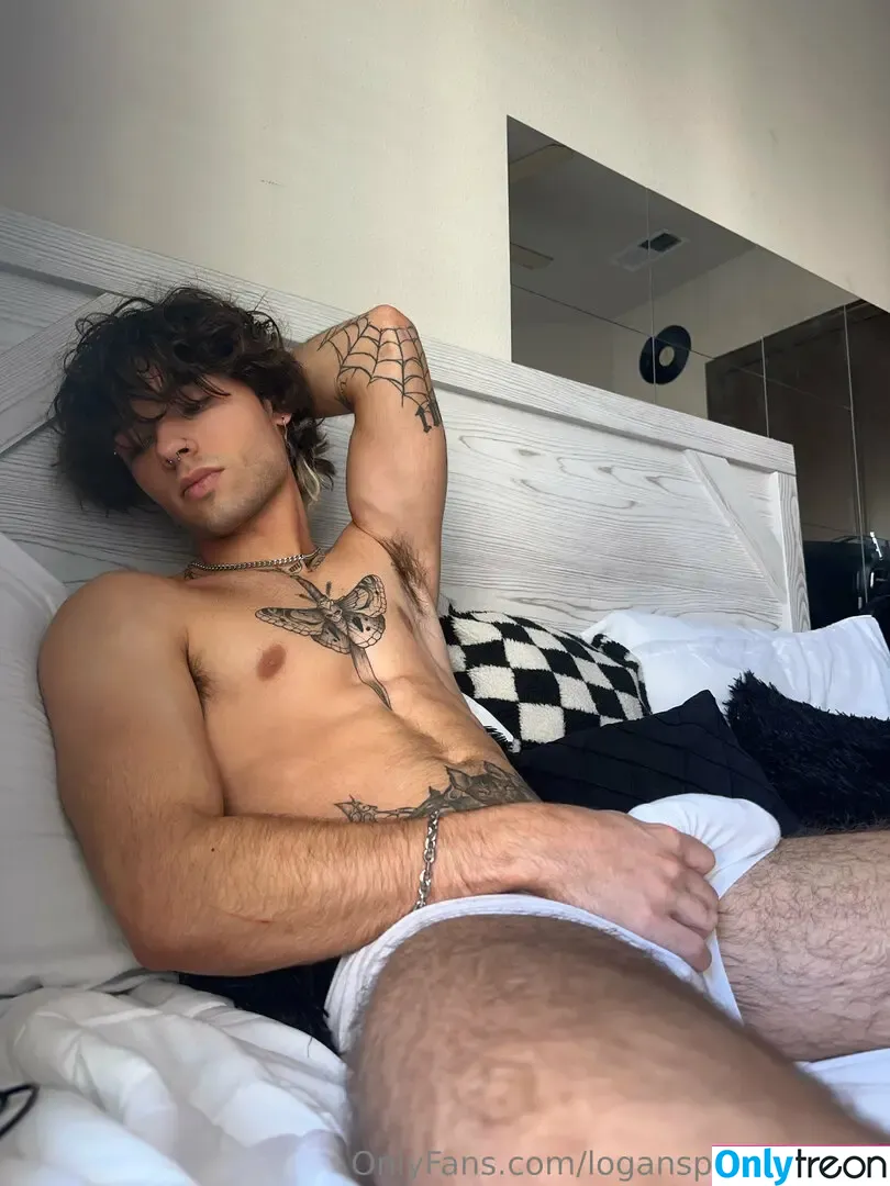 logansprivatepage nude photo #0054 (itslogantyler)