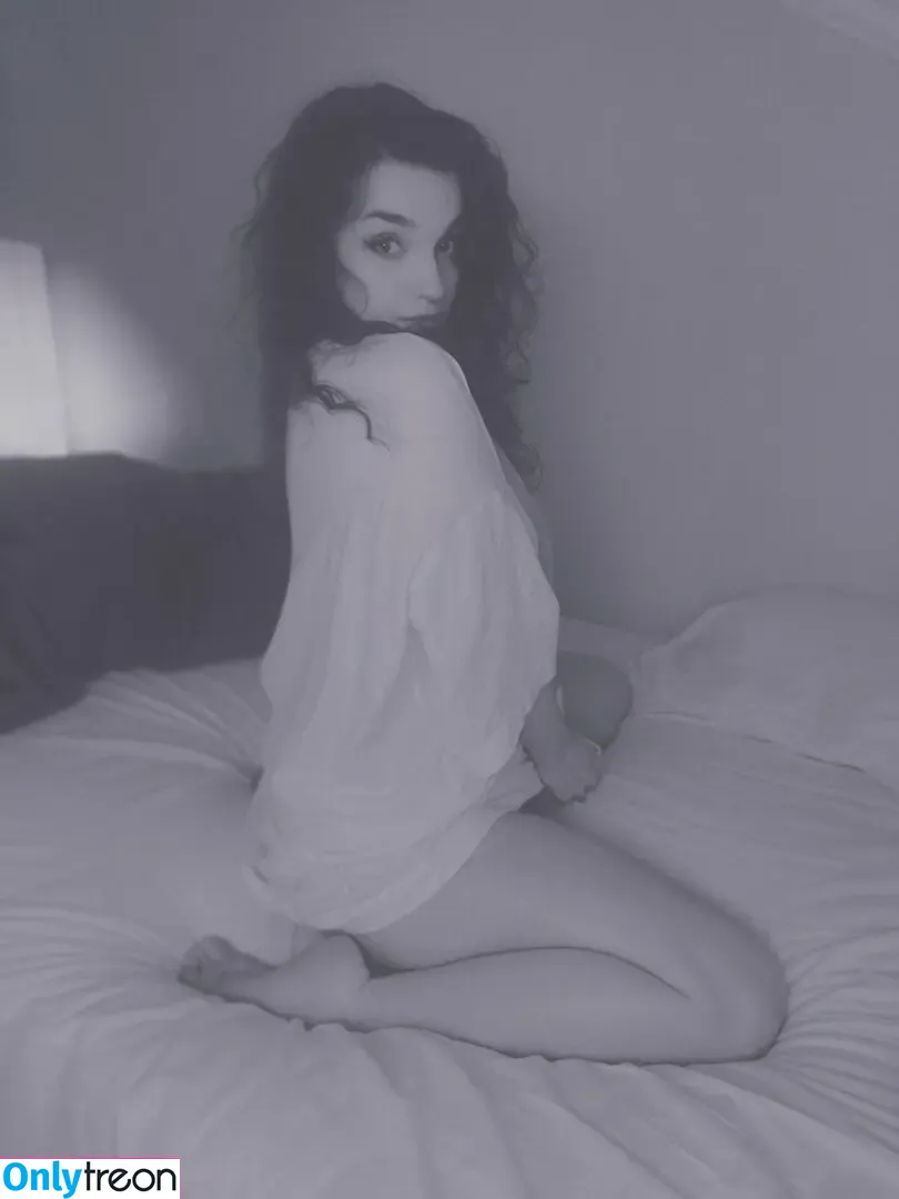 Loglady nude photo #0015 (Crakie / Fern / dingyfairy)