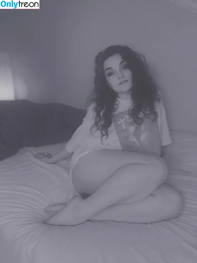 Loglady nude photo #0016 (Crakie / Fern / dingyfairy)