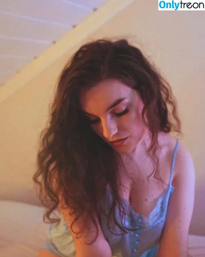 Loglady nude photo #0017 (Crakie / Fern / dingyfairy)