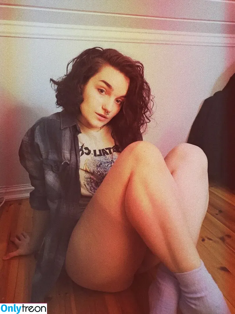Loglady nude photo #0018 (Crakie / Fern / dingyfairy)