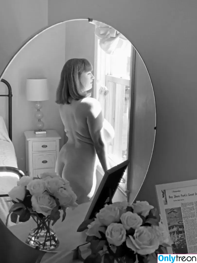 loisplz nude photo #0103 (lomeinnoodles19)