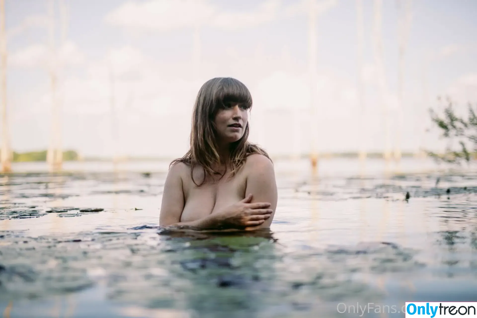 loisplz nude photo #0491 (lomeinnoodles19)