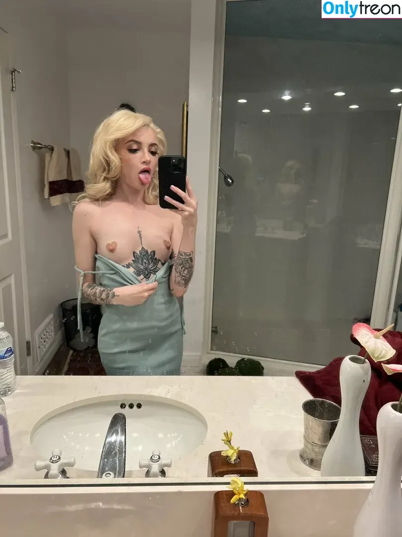 Lola Fae nude photo #0205 (LolaFaeXXX / dominalolafae / lolafae)
