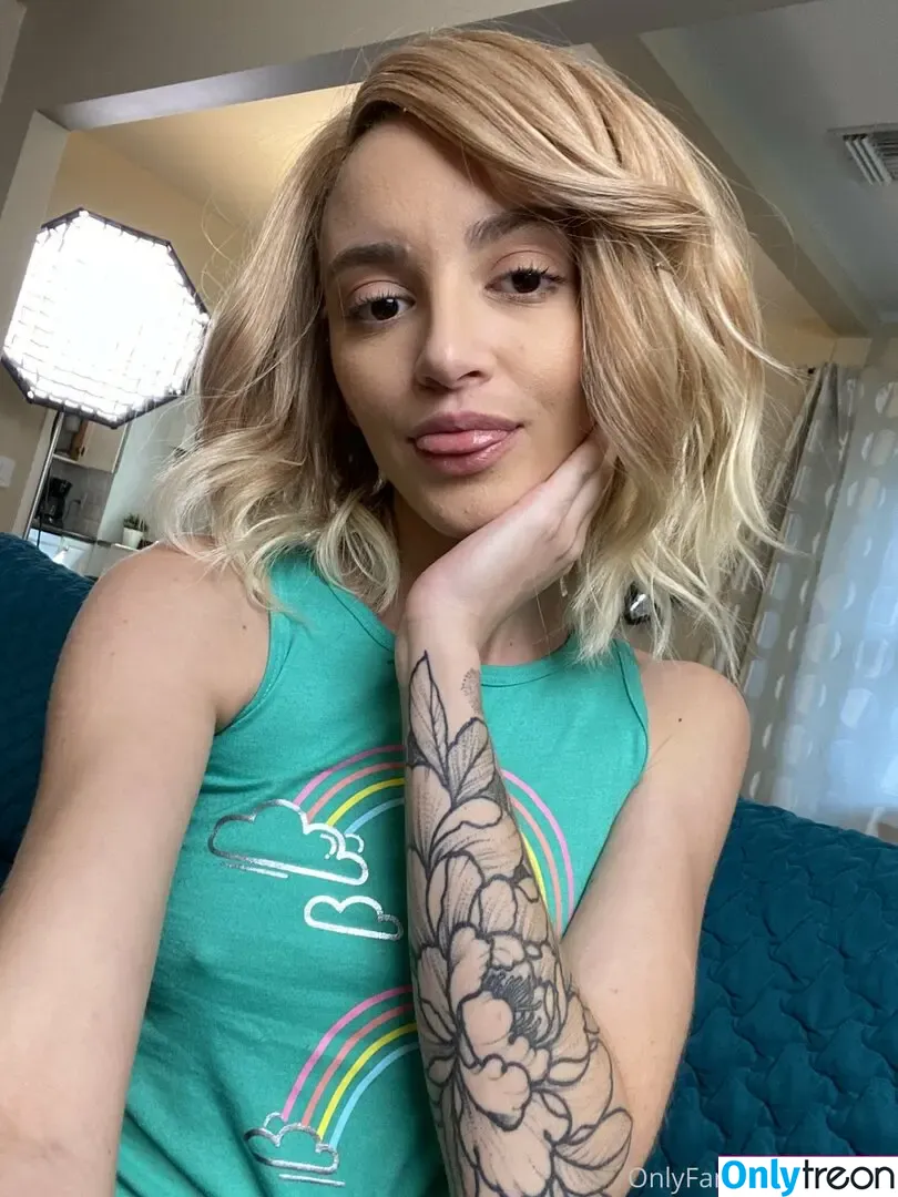 Lola Fae nude photo #0867 (LolaFaeXXX / dominalolafae / lolafae)