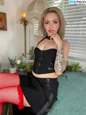 Lola Fae / LolaFaeXXX / dominalolafae / lolafae nude photo #1493